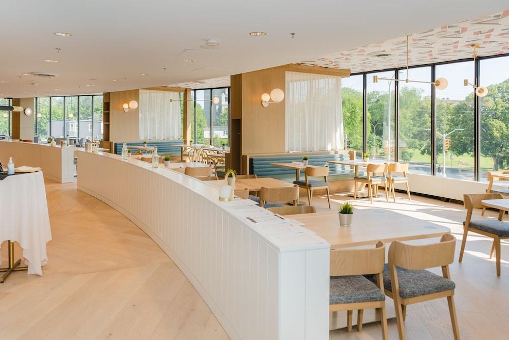 Atlantica Hotel Халифакс Екстериор снимка