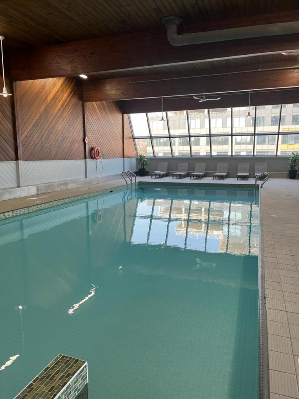 Atlantica Hotel Халифакс Екстериор снимка